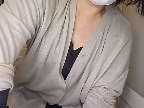 Snapshot of emi_chan_7 chatting on May 2026 02:16:01 PM emi chan 7 online show from May 2026 02:16:01 PM