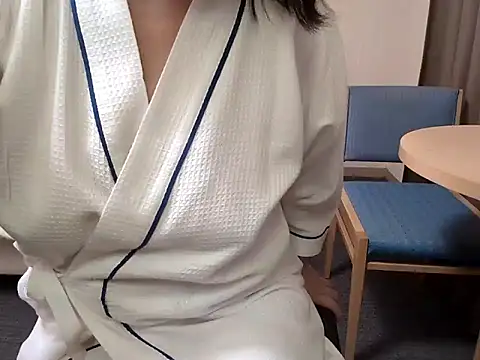 Snapshot of emi_chan_7 chatting on May 2026 01:05:02 PM emi chan 7 online show from May 2026 01:05:02 PM
