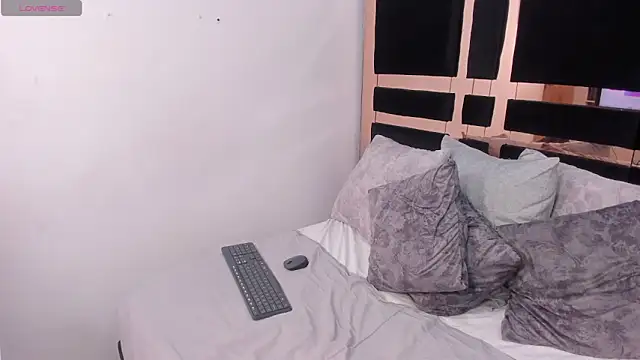 ursafrost online show from March 2026 04:07:02 AM