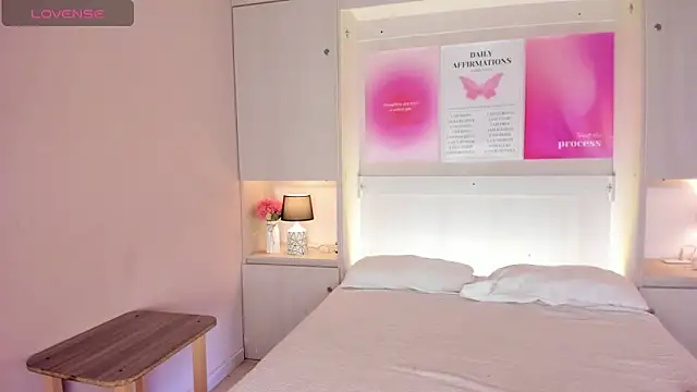 Oshun 444 online show from March 2026 12:19:01 PM