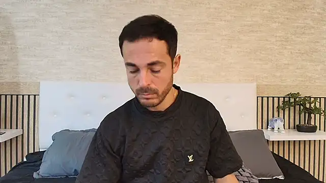 Adams Sanz online show from April 2026 07:04:02 PM