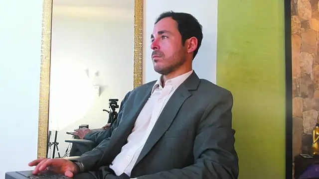 Adams Sanz online show from June 2026 07:13:02 PM
