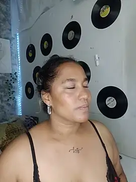 Snapshot of medusafox_ chatting on July 2026 05:32:02 AM medusafox online show from July 2026 05:32:02 AM