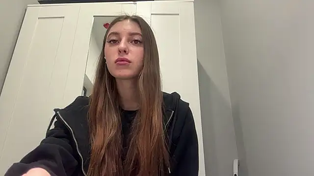 selena favn online show from March 2026 02:07:02 AM