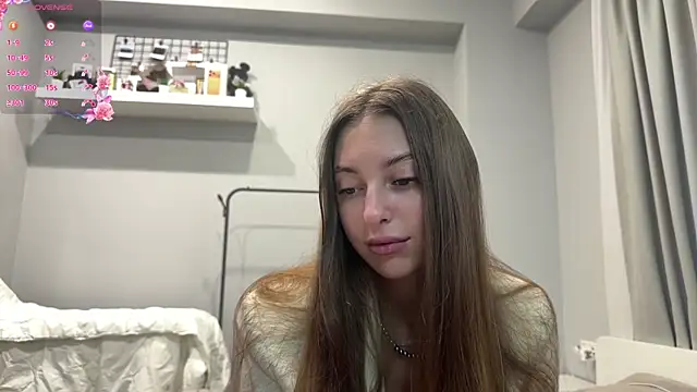 Snapshot of selena_favn chatting on June 2026 02:25:01 AM selena favn online show from June 2026 02:25:01 AM