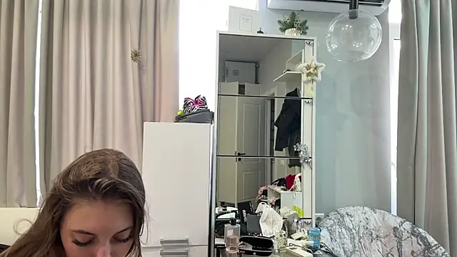 Snapshot of selena_favn chatting on June 2026 05:12:01 AM selena favn online show from June 2026 05:12:01 AM