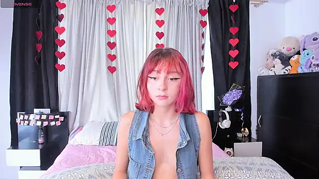 dafnne  hall online show from April 2026 07:47:02 PM