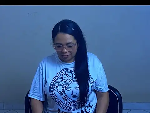 Snapshot of SARAHONEY26 chatting on March 2026 05:44:01 AM SARAHONEY26 online show from March 2026 05:44:01 AM