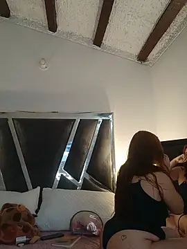 curvy samantta online show from March 2026 07:19:01 PM