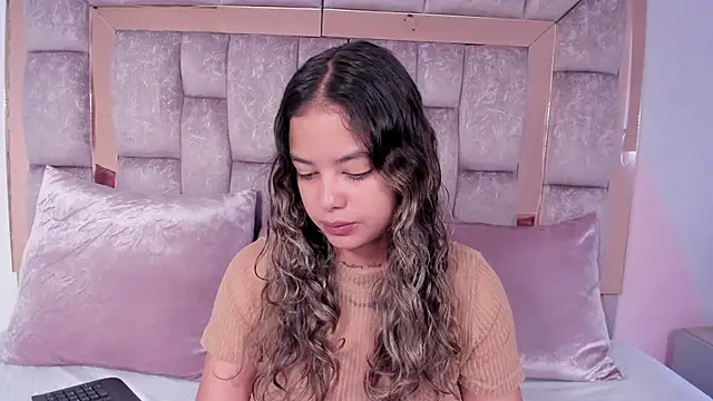 dulce lyraa1 online show from April 2026 08:17:01 PM