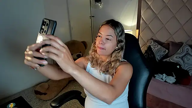 dulce lyraa1 online show from June 2026 05:23:02 AM