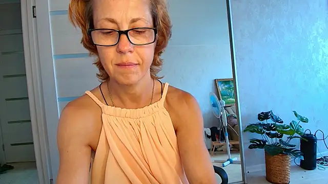 LioraWeiss online show from July 2026 09:01:02 AM