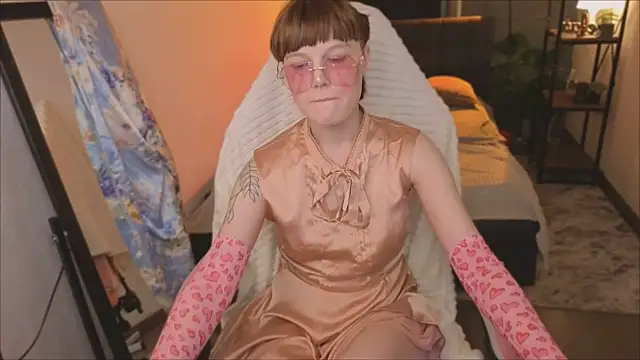 Snapshot of _DreamLuna1_ chatting on February 2026 01:00:02 PM DreamLuna1 online show from February 2026 01:00:02 PM