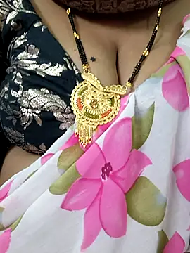 Snapshot of Sofiaa_09 chatting on March 2026 05:15:01 PM Sofiaa 09 online show from March 2026 05:15:01 PM