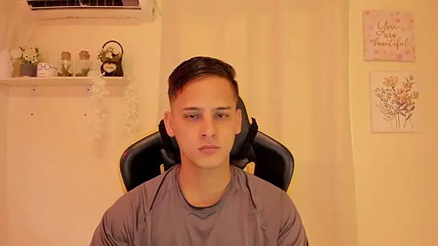 sexy andres01 online show from May 2026 01:38:01 PM