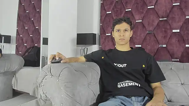 TonyBenedetti online show from June 2026 09:35:02 PM