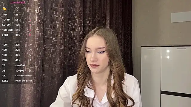 NuDonzze online show from April 2026 04:12:02 PM