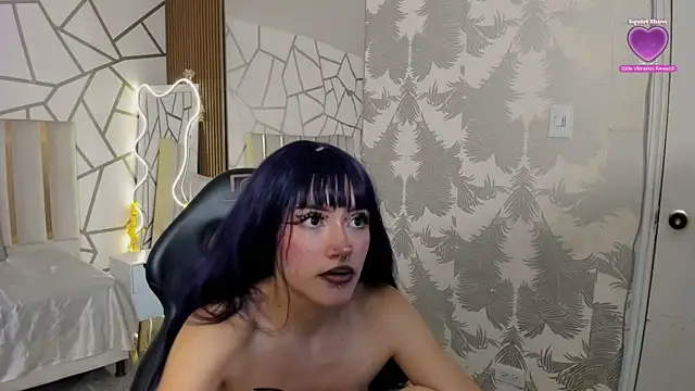 Cloee tay1 online show from April 2026 12:02:01 AM
