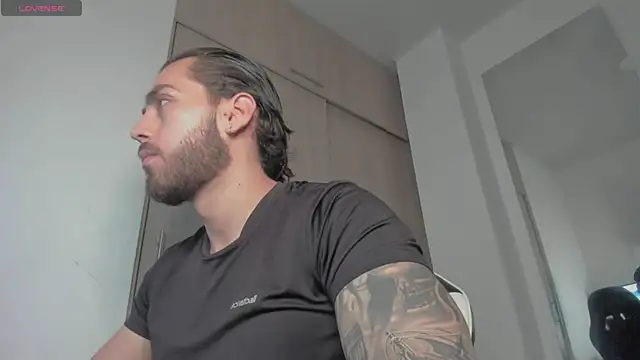 Snapshot of Axel__Blaze chatting on June 2026 01:59:02 PM Axel Blaze online show from June 2026 01:59:02 PM