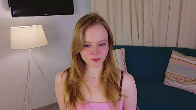 Sophie Peach  online show from March 2026 02:12:02 PM