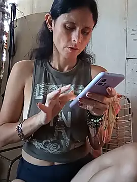 yuliitza4 online show from June 2026 02:37:02 PM
