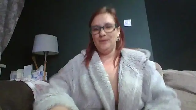 Curvy Clare online show from April 2026 06:16:01 PM