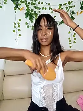 TinnaPeyton online show from April 2026 05:57:01 PM