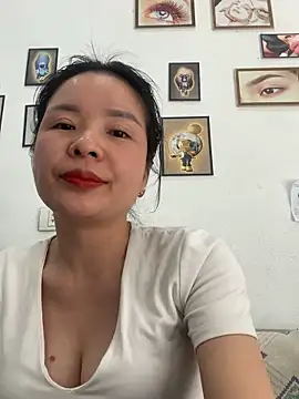 Ivy Trix2 online show from March 2026 07:03:02 AM