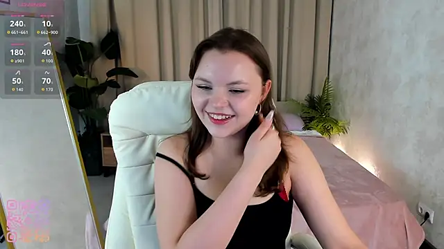 Snapshot of serinella_ chatting on June 2026 12:30:01 PM serinella online show from June 2026 12:30:01 PM