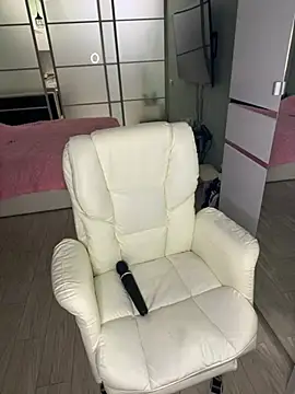 SofieLund online show from April 2026 04:19:01 PM