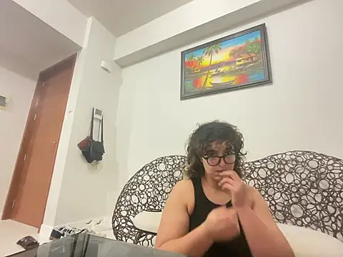 Snapshot of yassiestar chatting on February 2026 08:19:02 PM yassiestar online show from February 2026 08:19:02 PM