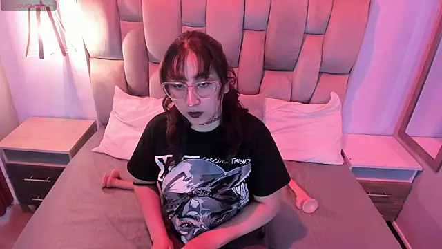 Snapshot of Maddie-LesYoux chatting on March 2026 11:48:01 AM Maddie-LesYoux online show from March 2026 11:48:01 AM