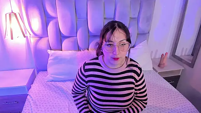 Snapshot of Maddie-LesYoux chatting on March 2026 12:05:02 PM Maddie-LesYoux online show from March 2026 12:05:02 PM