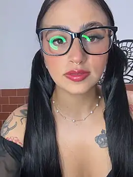 Snapshot of Emily_cute777 chatting on March 2026 06:37:01 AM Emily cute777 online show from March 2026 06:37:01 AM