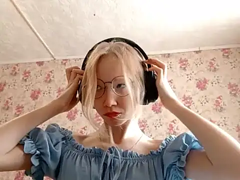 SoniqBliss online show from February 2026 07:19:01 AM