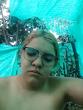 single kitten online show from April 2026 12:21:01 PM