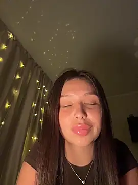 Fragile Tease online show from March 2026 03:11:01 PM