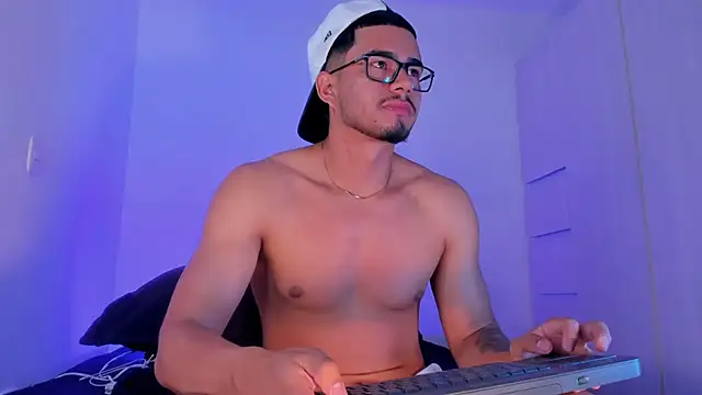 THADEO KING2 online show from April 2026 01:37:02 PM