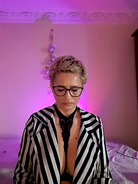 LunaBlaise online show from March 2026 07:58:02 AM