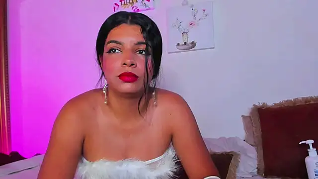 Arianna Moore online show from June 2026 10:25:01 PM