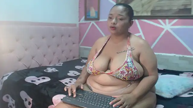 Snapshot of Doll_rihana chatting on June 2026 06:21:02 PM Doll rihana online show from June 2026 06:21:02 PM