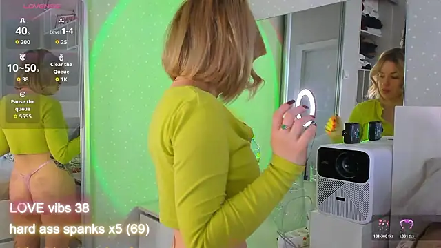 crowned goddess online show from March 2026 01:20:01 AM