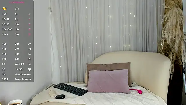 helen zen online show from April 2026 08:28:02 PM