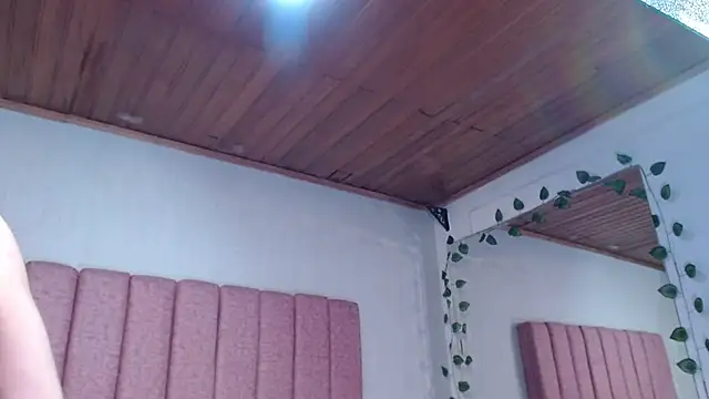 Snapshot of SaraLjordad chatting on June 2026 04:45:01 PM SaraLjordad online show from June 2026 04:45:01 PM