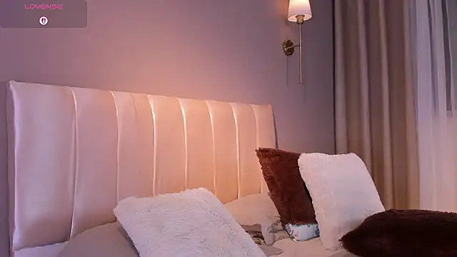 Agata Laurent  online show from March 2026 03:34:01 AM