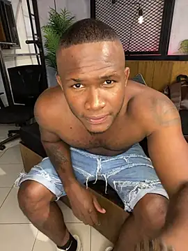 DarianWill18 online show from March 2026 03:32:01 AM