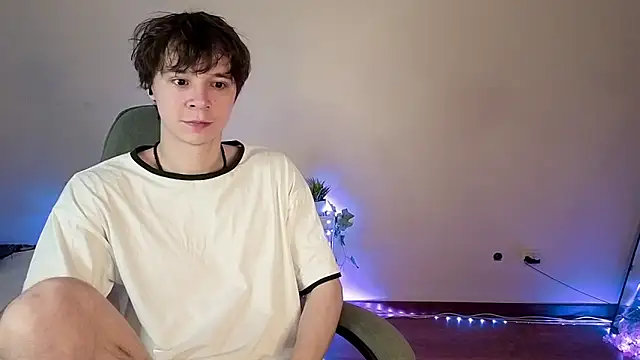 AnthonyCuutie online show from May 2026 04:40:02 AM