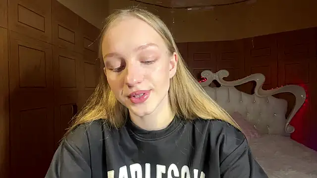 Anika Socutehe online show from March 2026 04:46:01 PM