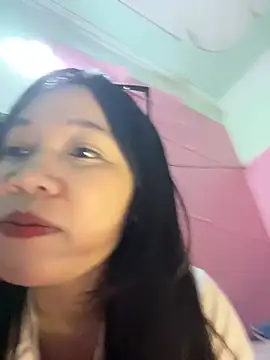 Snapshot of Leeeeiu chatting on April 2026 03:14:02 PM Leeeeiu online show from April 2026 03:14:02 PM