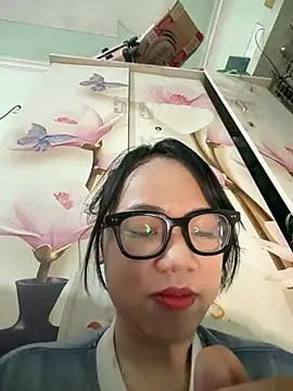 Leeeeiu online show from July 2026 03:15:01 PM